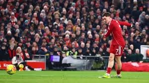 中甲冠军辽宁铁人队在沈阳故宫拍全家福：致敬历史，开启未来