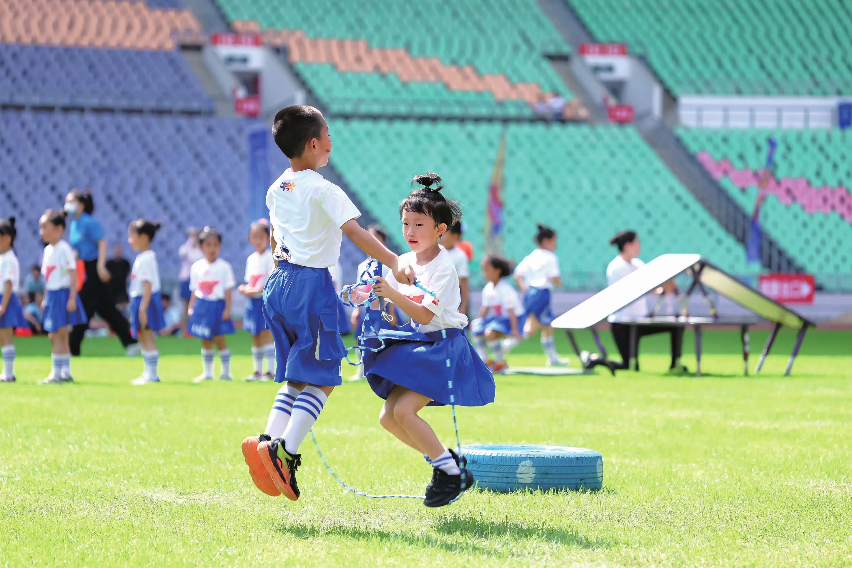 炸金花中的理性选择（从理性视角看炸金花的决策）